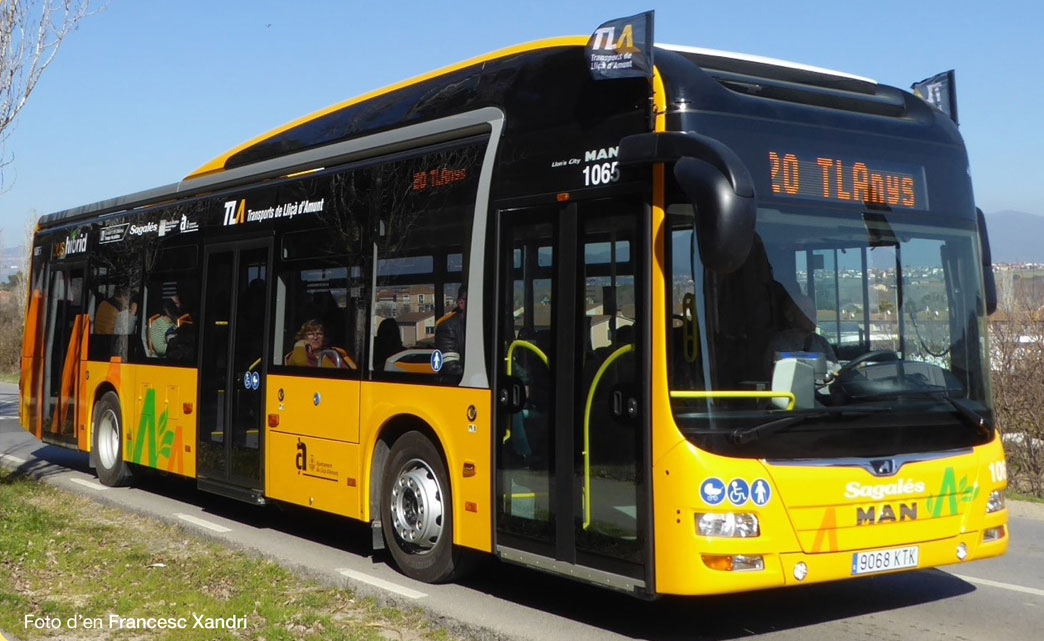 Es presenta el nou autobús híbrid de la flota de TLA 