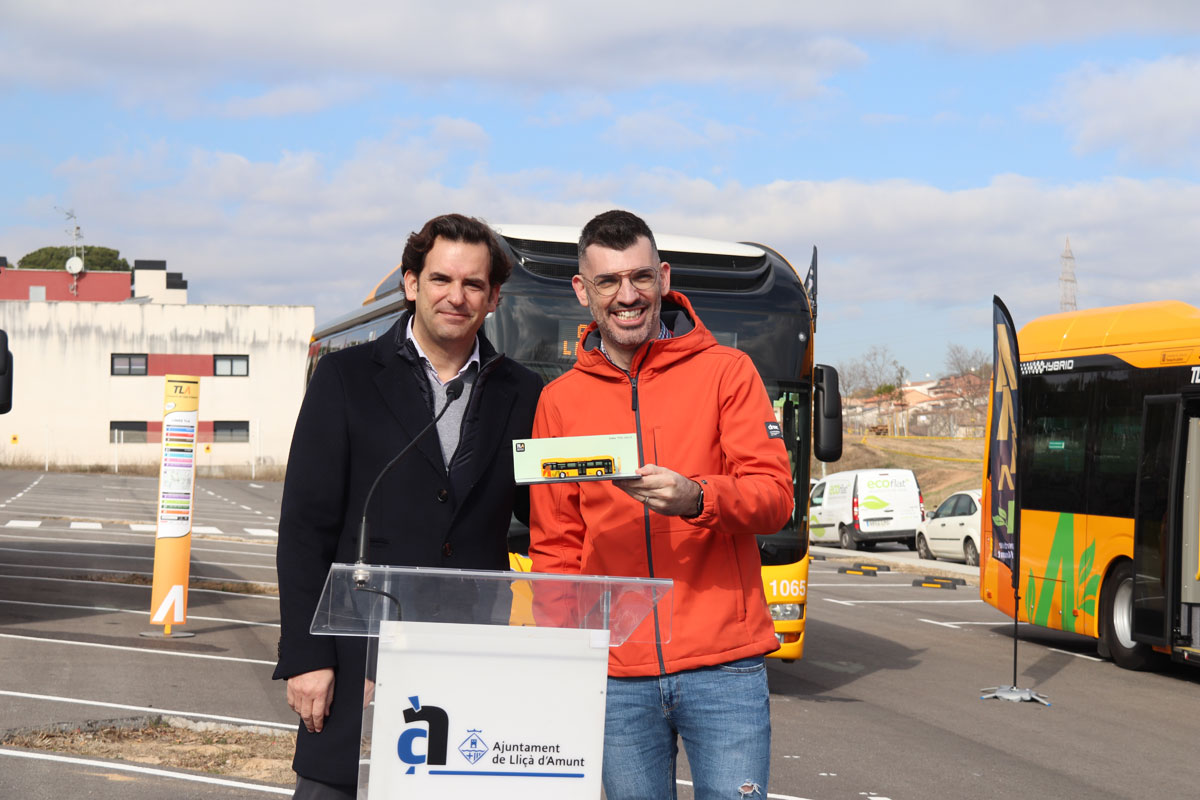 El regidor de Transport públic i Mobilitat, Albert Iglesias, i el Director Delegat de l'Empresa Sagalés, Ramon Sagalés