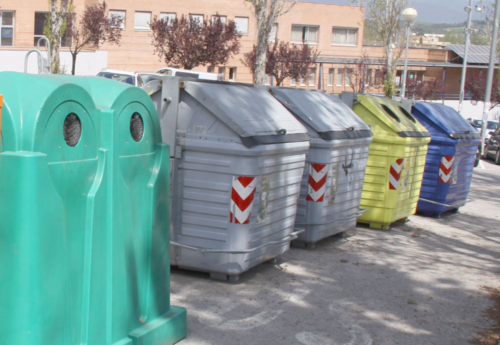 Primeres multes a no residents per l'ús dels contenidors d'escombraries de Lliçà