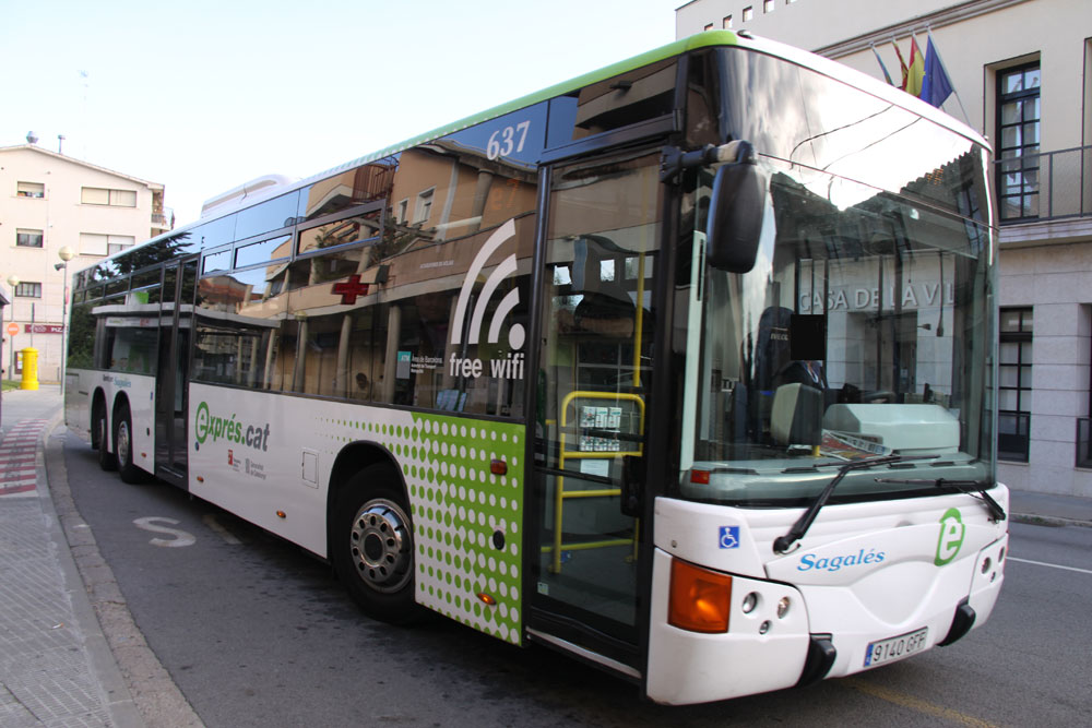 El bus exprés e7 augmenta les expedicions 