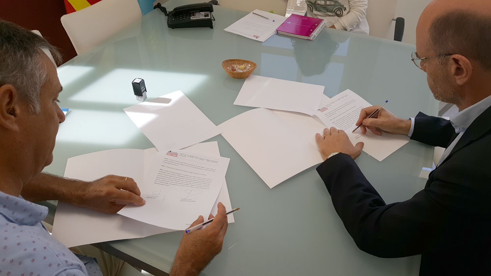 L'Ajuntament signa un conveni amb el Grup Bon Preu