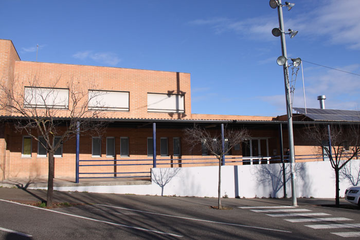 Exterior d'un dels edificis de l'escola Els Picots